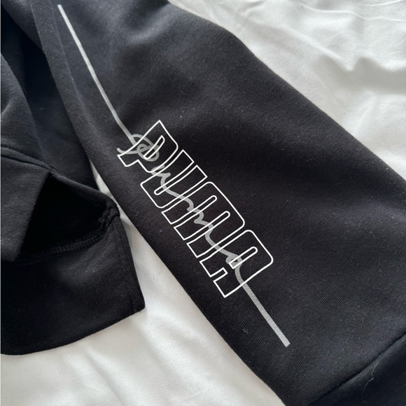 Puma Long Sleeve Black Sweater Crop top - Picture 2 of 5